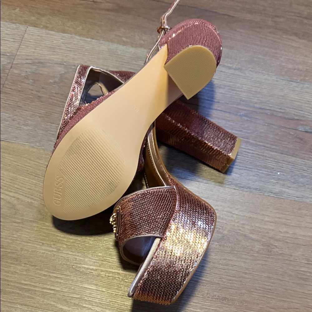 Guess Women's Metallic Rose Heels - Picture 13 of 15